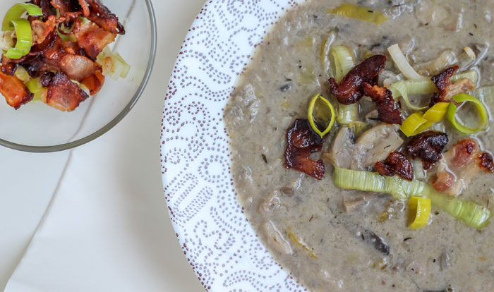 Gomba”krém”leves, baconnel és póréhagymával