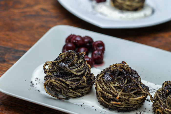 Poppy-seed pasta with vanilla mousse